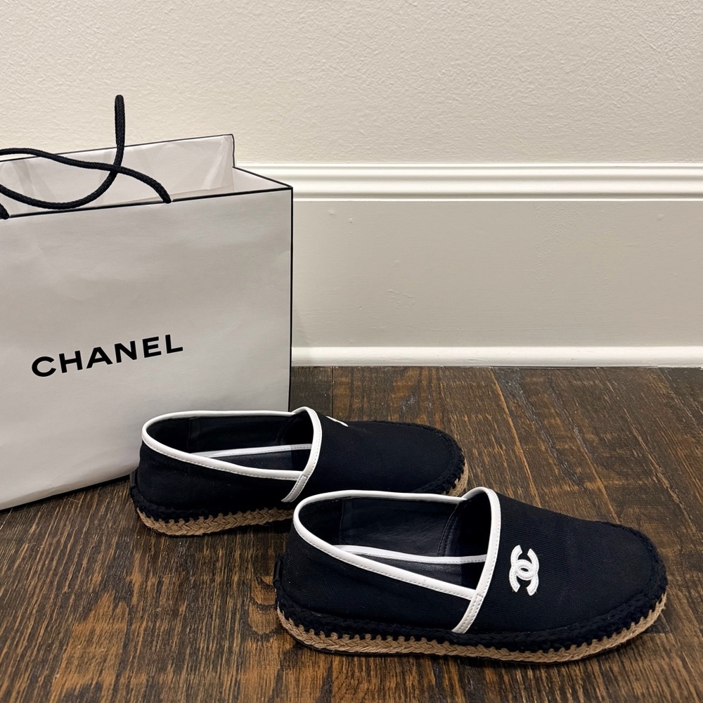Chanel Black Canvas Espadrilles Flats 40 | White Trim Logo Slip-On Shoes - Picture 3 of 7